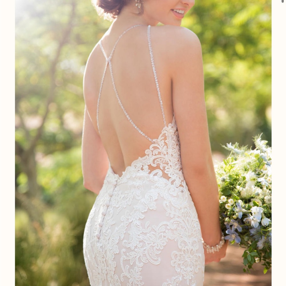 Essense of Australia wedding dress in ivory/maple.